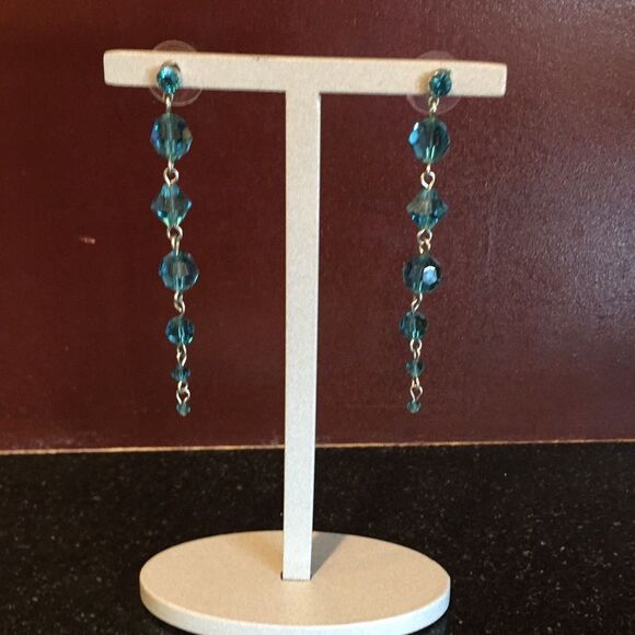 Cache earrings - Picture 7 of 7